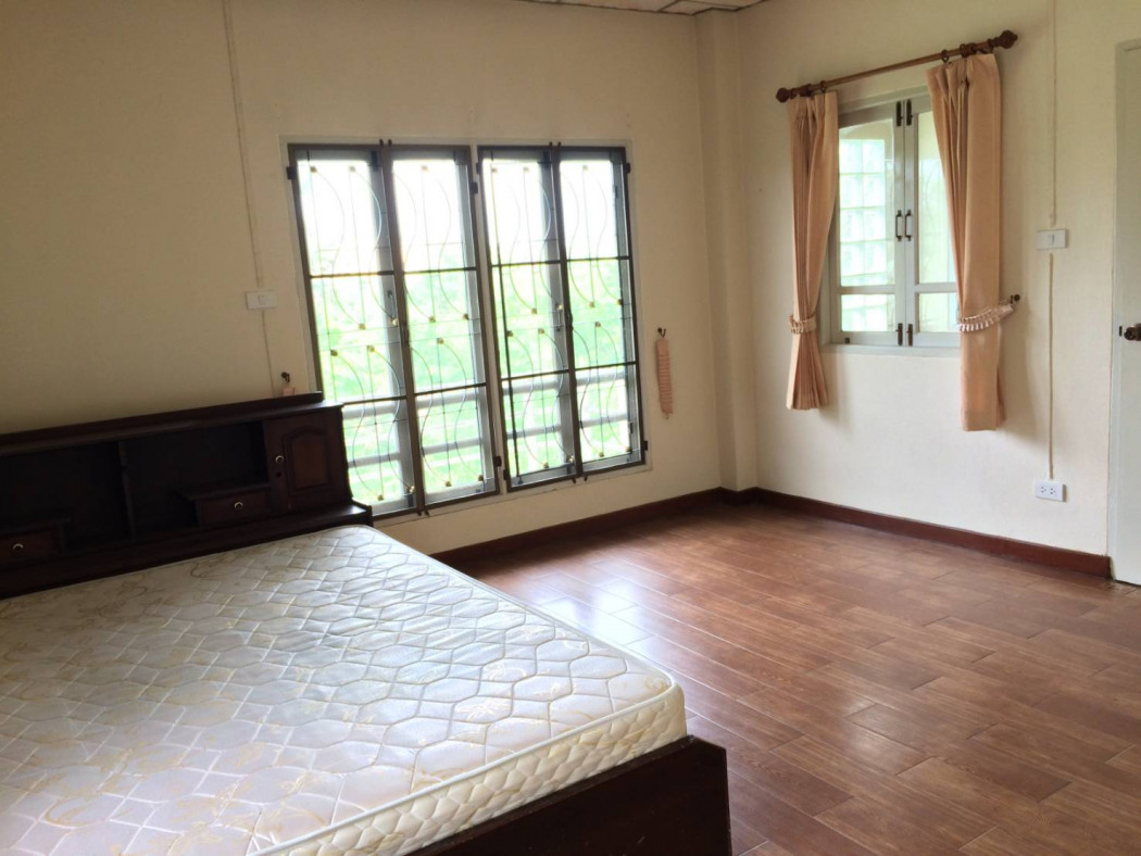 For SaleTownhomePathum Thani,Rangsit, Thammasat : For sale: Townhome, Baan Sathaporn Rangsit, 304 sq m, 38 sq wa, 2 bedrooms, 2 bathrooms, near Future Park Rangsit