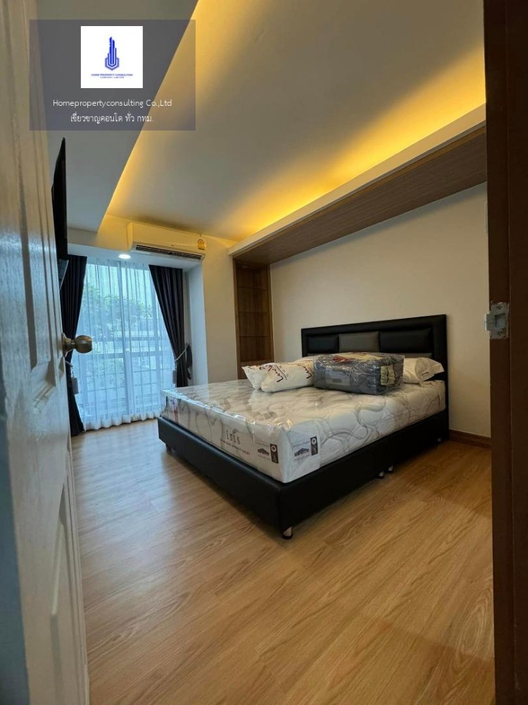 For RentCondoOnnut, Udomsuk : For rent at Waterford Sukhumvit 50 Negotiable at @c555 (with @ too)