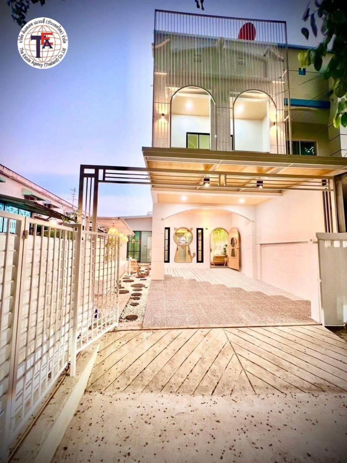 For SaleTownhouseNonthaburi, Bang Yai, Bangbuathong : For sale: 2-storey townhouse, Pichada Village, Ban Kluai-Sai Noi, Nonthaburi, Purple Line, Khlong Bang Phai, near Si Rat Expressway, Kanchanaphisek, Central Westgate, IKEA, Bang Yai Market, Kasemrad Hospital, Bang Bua Thong Hospital, Kasinthorn St. Peter 