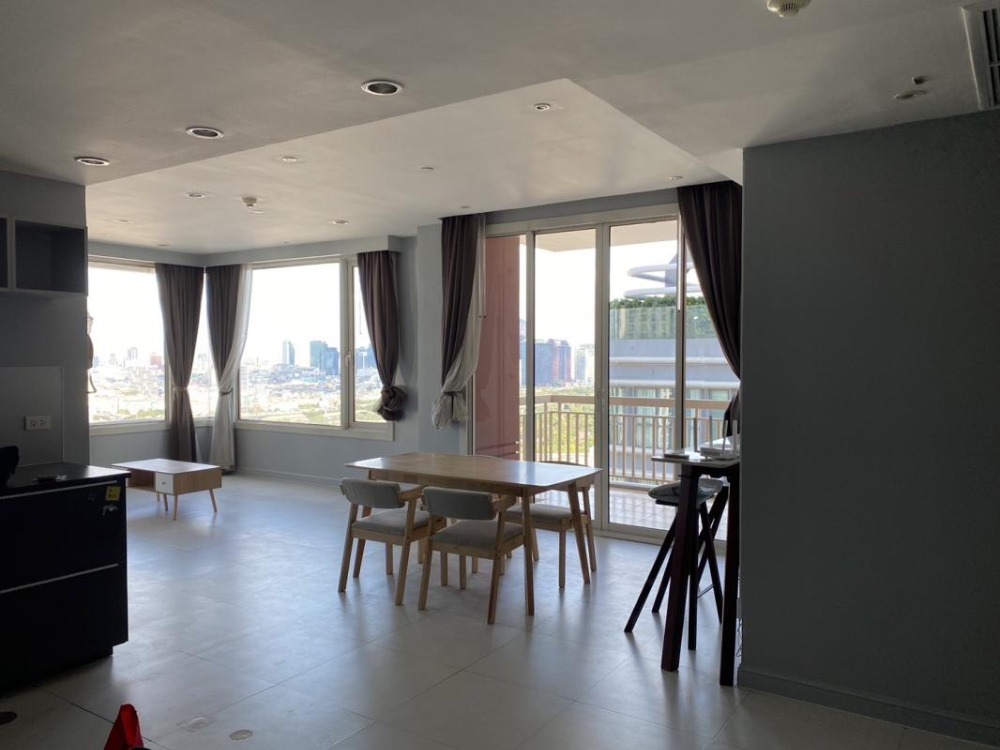 For RentCondoWitthayu, Chidlom, Langsuan, Ploenchit : Rent RENOVATED! Spacious 3 bedrooms MANHATTAN CHIDLOM