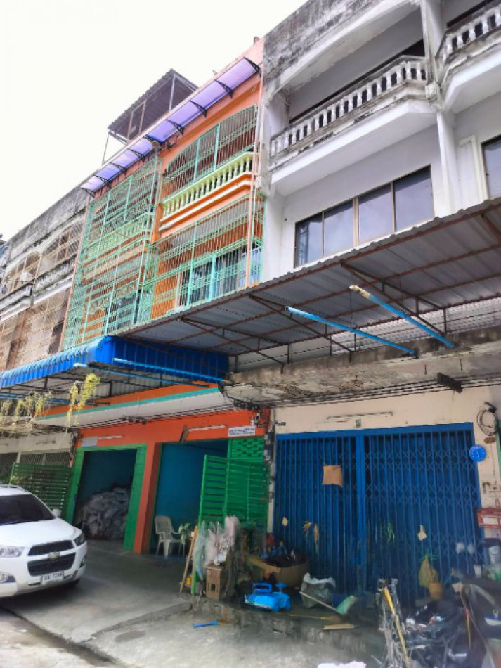 For RentShophouseBang kae, Phetkasem : Commercial building for rent, Soi Kwanthip, next to Petchkasem 69, size 180 sq m. 18.7 sq w. or investment