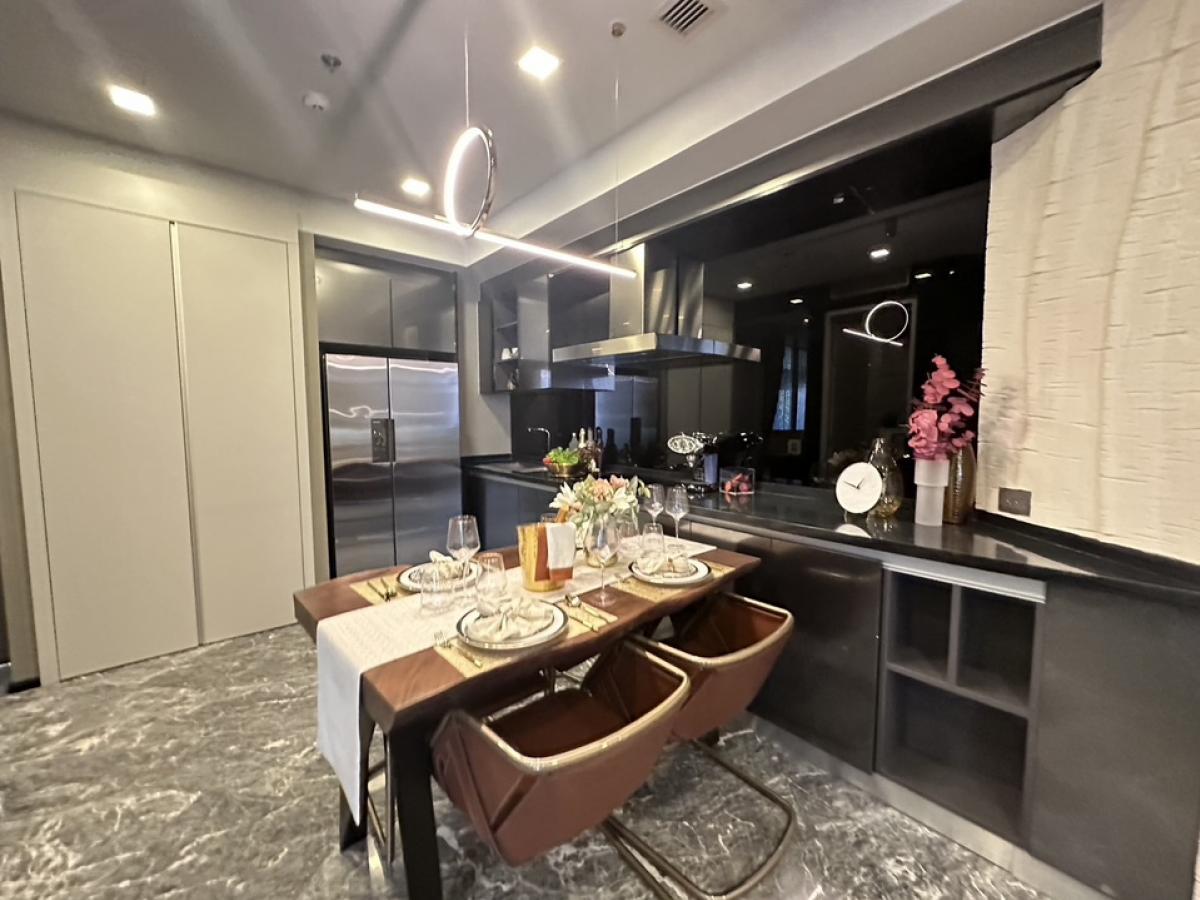 For SaleCondoSukhumvit, Asoke, Thonglor : Condo for sale, house style, size 130 sq m, 3 bedrooms, 3 parking spaces, price 24.99 mb, make an appointment to view 0808144488