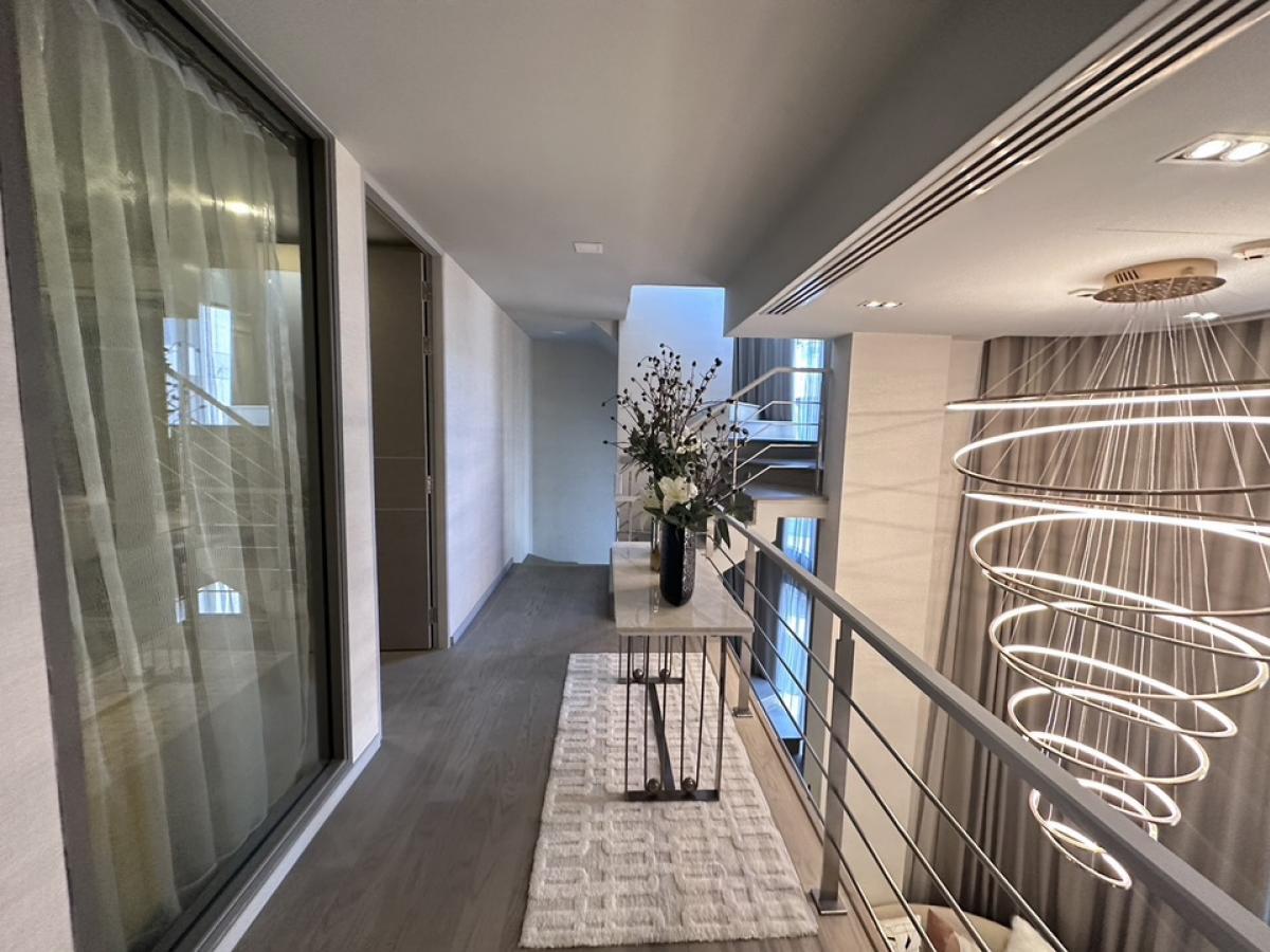 For SaleCondoSukhumvit, Asoke, Thonglor : For sale: Ashton skv 41, a house-style condo, pets allowed, very good price, 24.59 mb, 2 bedrooms, 2 floors, 129 sq m. Interested? Make an appointment to view. Call 0808144488.