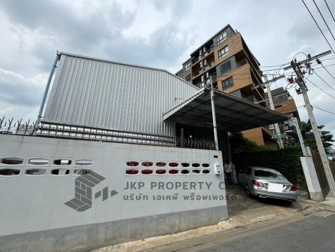 For RentWarehouseRatchadapisek, Huaikwang, Suttisan : Warehouse for rent 325 sq.m. Samsen Nok, Huai Khwang, Bangkok (Ad number: JKP85)