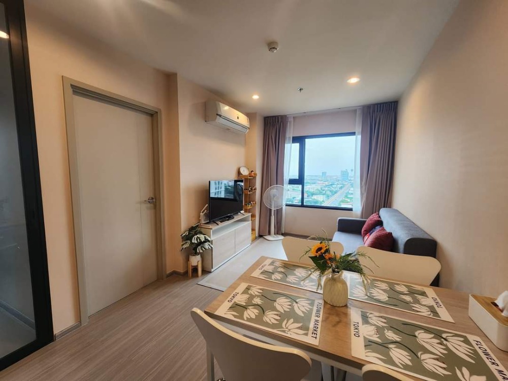 For RentCondoSamut Prakan,Samrong : Urgently for rent: Aspire Erawan Prime, Building A, 2 bedrooms, 22nd floor, city view, size 46.00 sq m., price 17,500 baht.