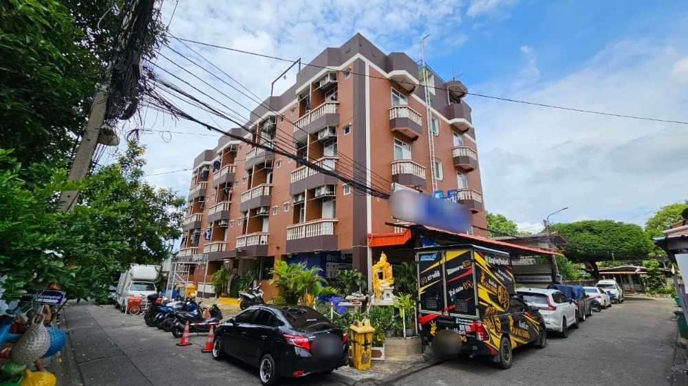 For SaleHotel&Apartment BusinessLadprao101, Happy Land, The Mall Bang Kapi : Urgent sale❗️ 4-storey apartment, Soi Lat Phrao 134, near The Mall Bangkapi, area 135 square wah, corner house, good location, worth investing [Full of customers, can continue the business immediately]