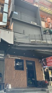 For RentShophouseSukhumvit, Asoke, Thonglor : RP206, 4-storey building for rent, size 4x12 meters, Sukhumvit Soi 41, near BTS Phrom Phong