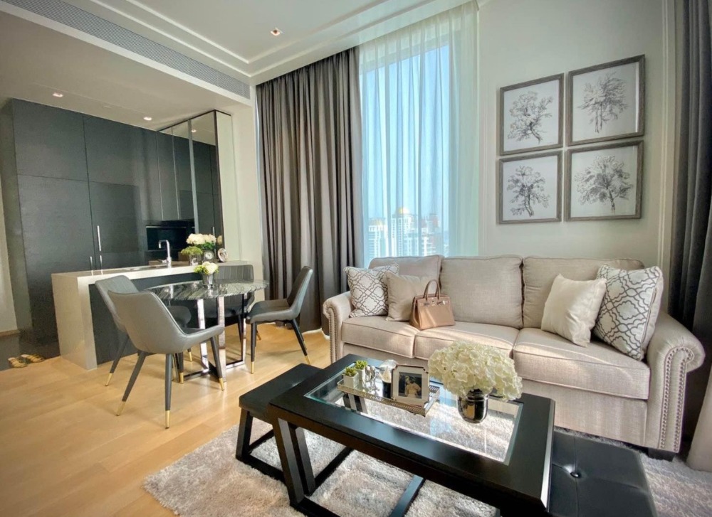 For RentCondoWitthayu, Chidlom, Langsuan, Ploenchit : ++For rent++28 Chidlom Condo, 2 bedrooms, 2 bathrooms, 2 balconies, size 77 sq m., 30th floor, city view, fully furnished, fully decorated in luxury, ready to move in