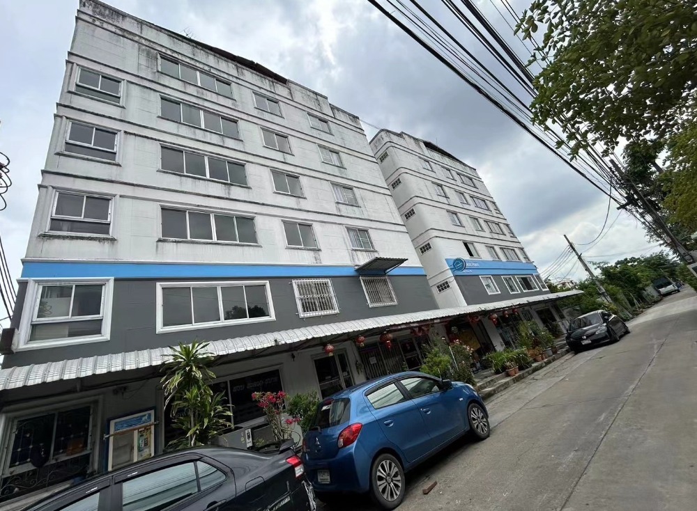 For SaleBusinesses for saleChokchai 4, Ladprao 71, Ladprao 48, : Great investment!!! Selling 2 apartments, 6 floors, Soi Lat Phrao 80, Intersection 2, total area 1 rai 13 sq m, 3,058 sq m, near the main road, only 350 m. Very urgent.