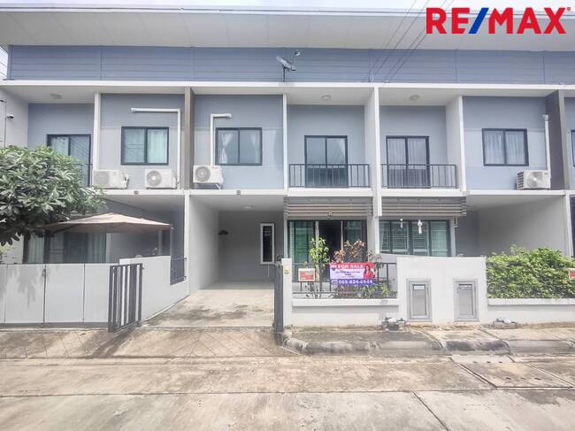 For SaleTownhomePathum Thani,Rangsit, Thammasat : Townhouse for sale, Ariya The Colors Mix, Rangsit-Wongwaen, Lam Luk Ka, Khlong 5, Pathum Thani, Kanchanaphisek-Bang Pa-in Expressway, only 10 minutes.