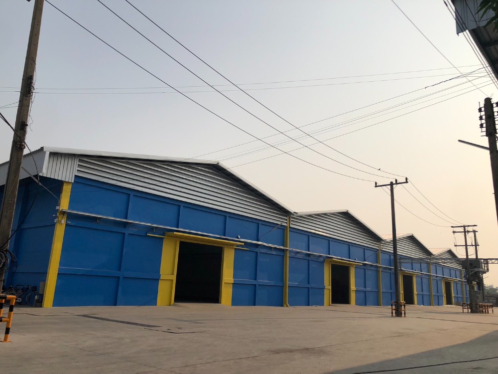 For RentWarehousePathum Thani,Rangsit, Thammasat : New warehouse for rent on Phahon Yothin Road, Km. 40, near the motorway, opposite Thammasat University, inexpensive price, convenient transportation