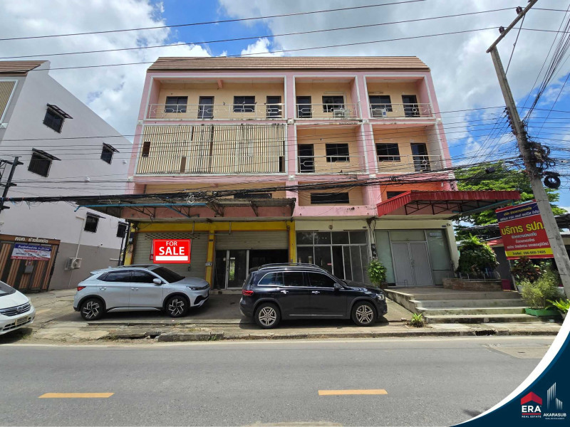 For SaleShophousePhitsanulok : Commercial building for sale, 3.5 floors, 2 units, cheap price, on Phra Ong Khao Road, Phitsanulok