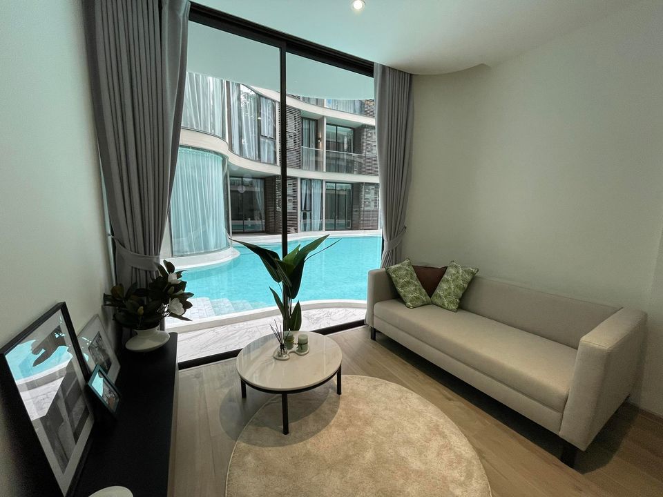 For SaleCondoSukhumvit, Asoke, Thonglor : Only 1 room left! Unique Asset pool, open to the pool [Fynn Asoke] 2 bedrooms, very beautiful, only 11.25 million, new condo, very good location, near BTS Asoke / hurry to contact to make an appointment to view, call 062-362-5623