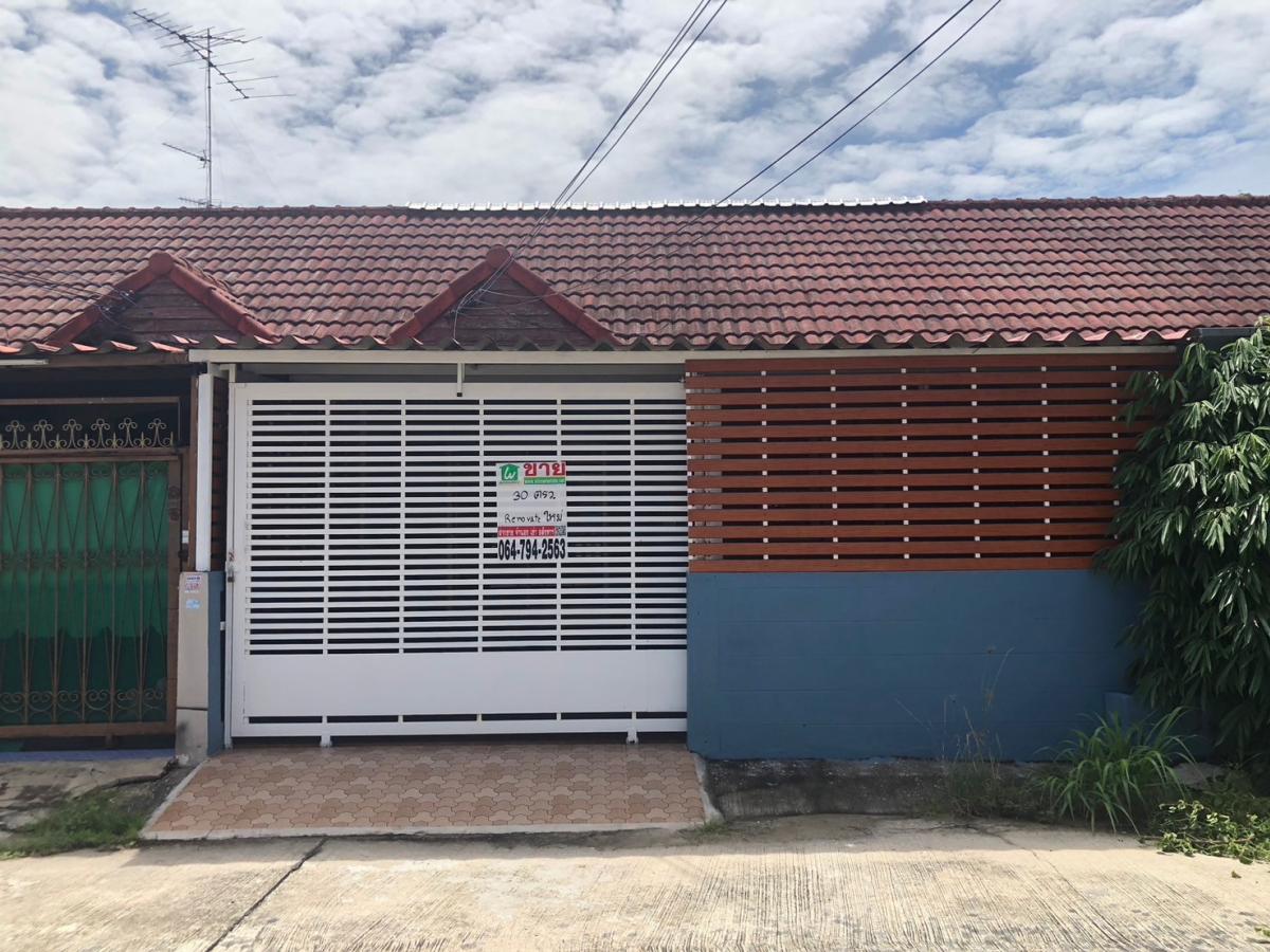 For SaleTownhomePattaya, Bangsaen, Chonburi : Townhouse for sale, single floor, newly renovated, Petch Villa Village, Nong Ri, Chonburi