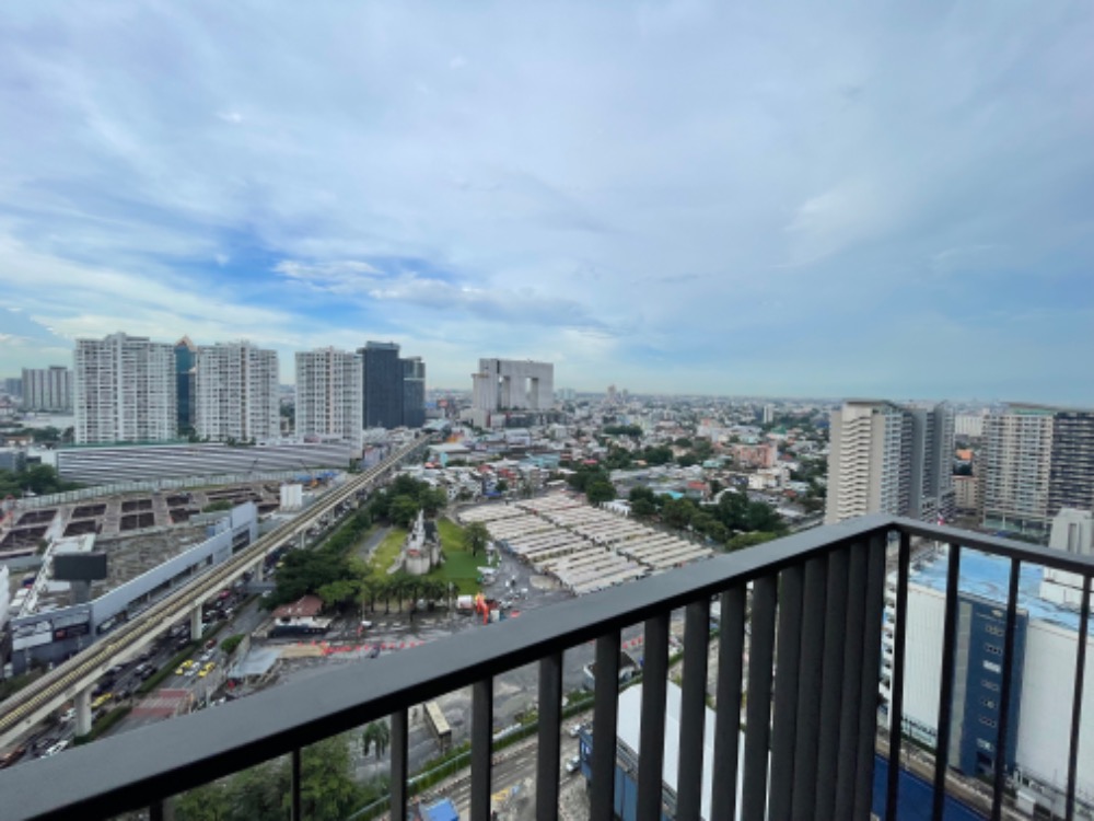 For SaleCondoLadprao, Central Ladprao : Life Phahonyothin - Lat Phrao [ Sale ] New room, high floor, beautiful view of Chang Building, new luxury condo, 35 sq m., only 5.1x million! Good value, location BTS Ha Yaek Lat Phrao / Interested in making an appointment to view, call 062-362-5623