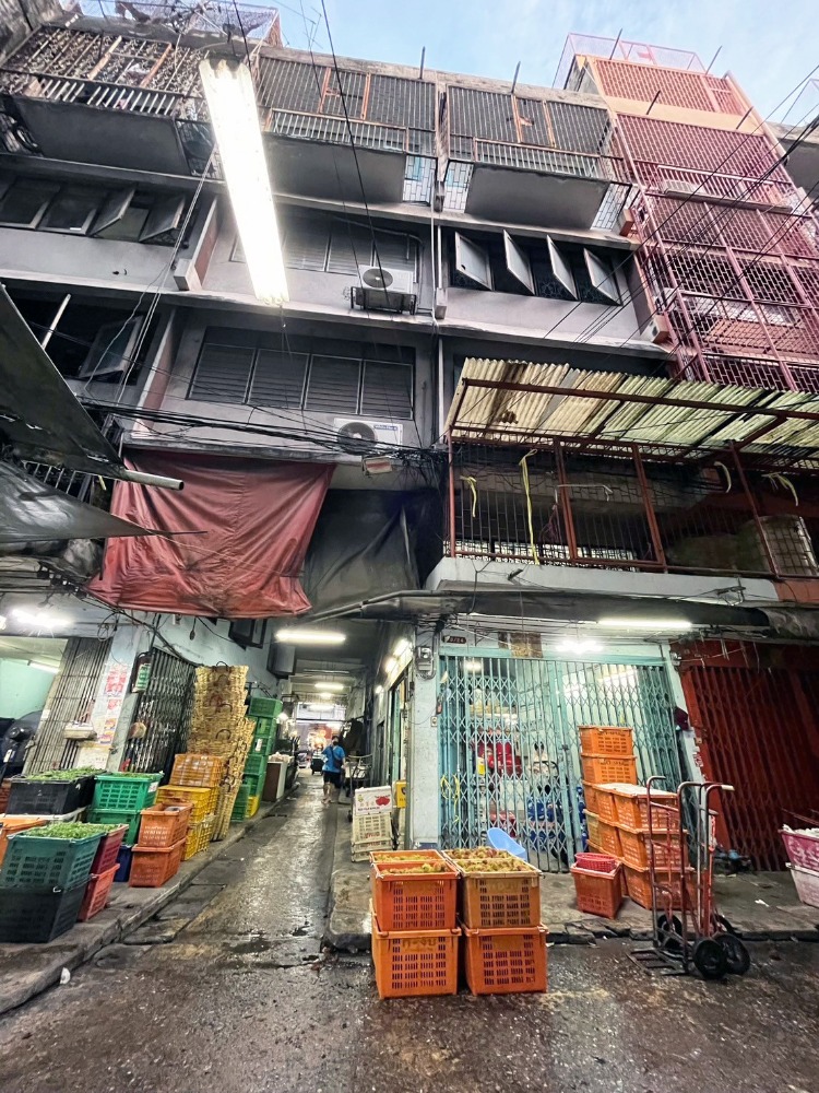 For SaleShophouseYaowarat, Banglamphu : A rare prime location! Selling 2 commercial buildings on the corner with a cold storage room, Pak Khlong Talat, opposite Yod Phiman Market, Soi Empire.