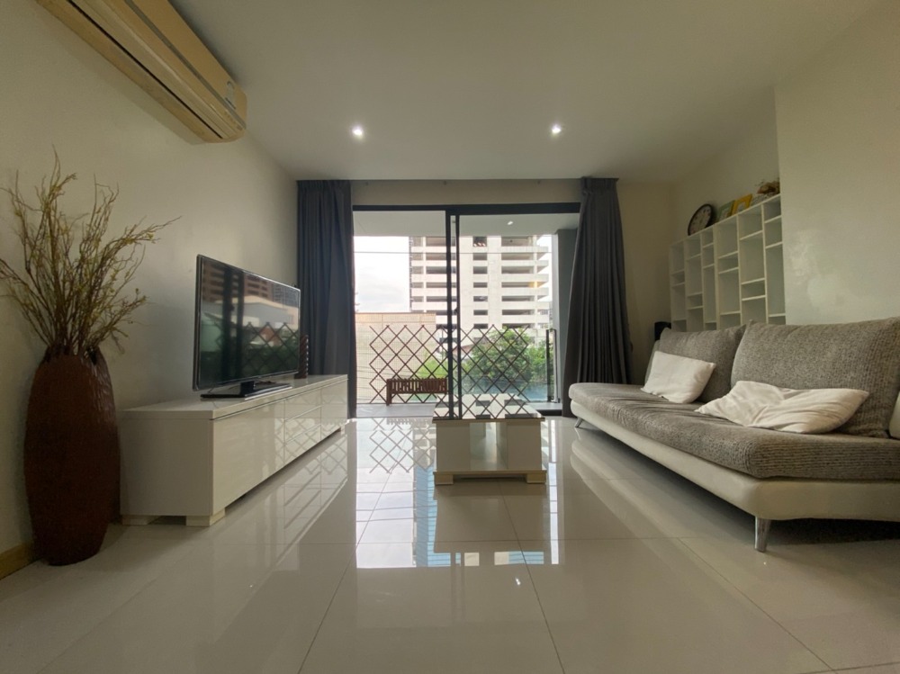 For RentCondoSukhumvit, Asoke, Thonglor : Condo for rent, Low Rise, 8 floors, SOCIO Reference 61, near BTS Ekkamai