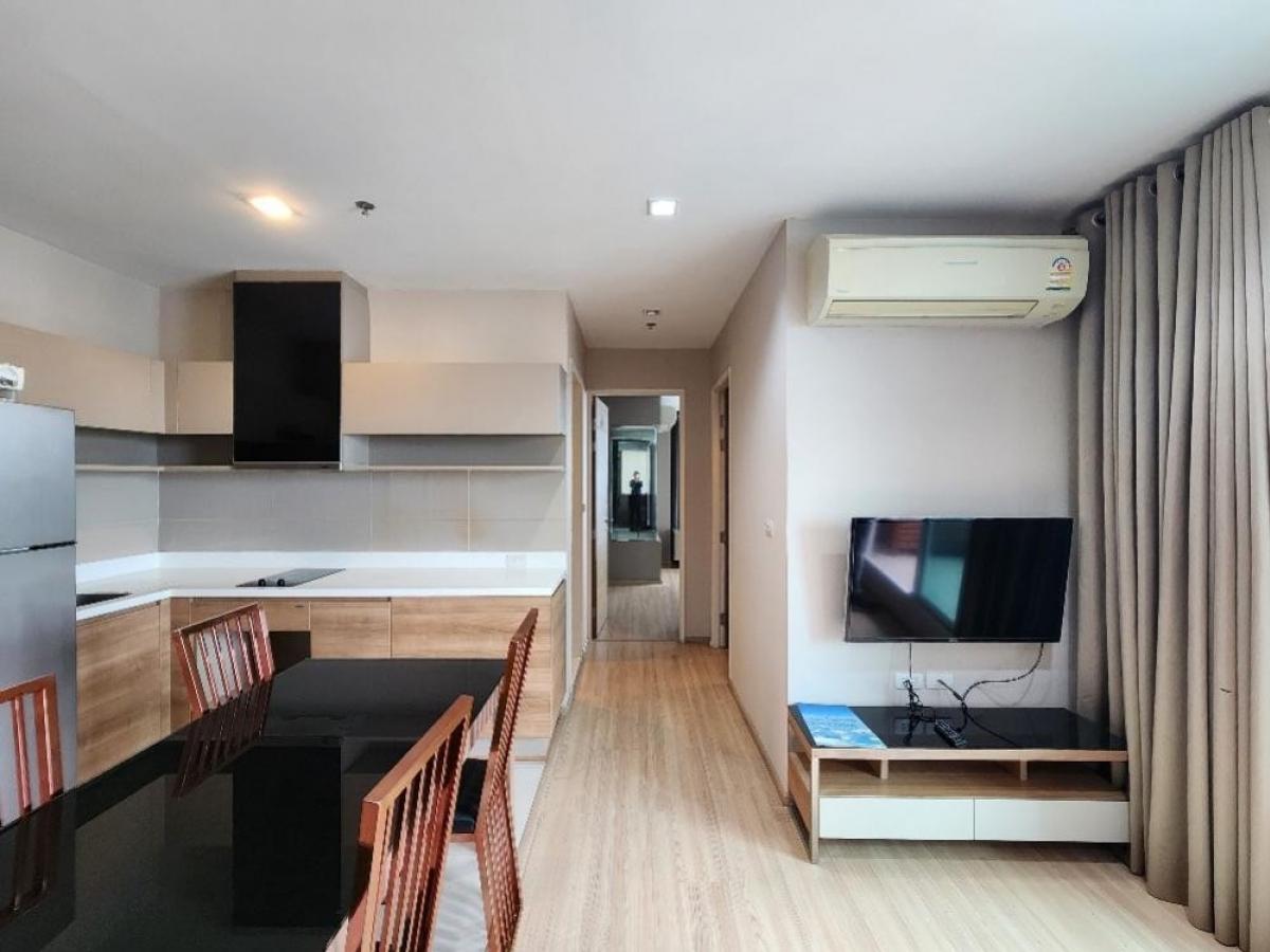 For RentCondoSapankwai,Jatujak : Rhythm Phahol-Ari Near BTS Ari 2 bed corner room, Chatuchak Park view.