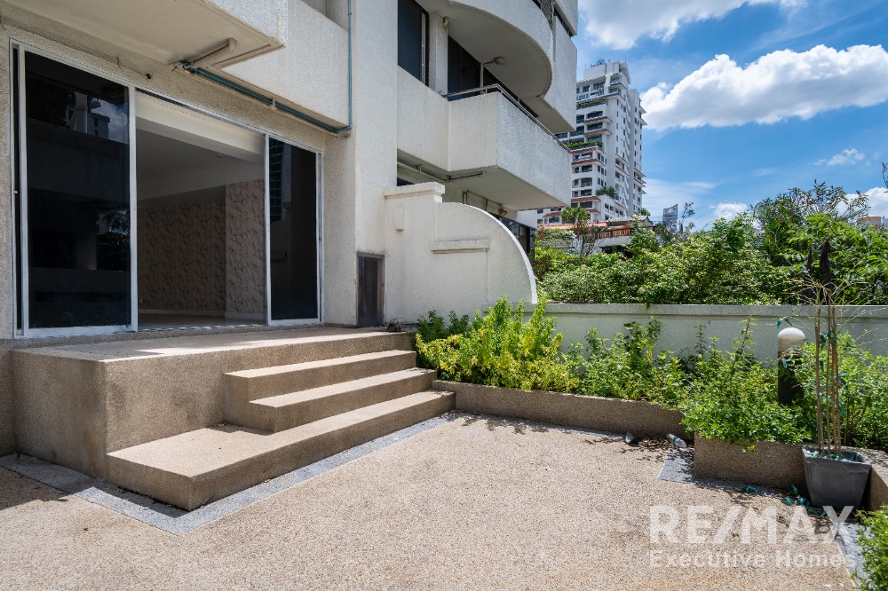 For SaleCondoSukhumvit, Asoke, Thonglor : Duplex 4 bed, front garden-back garden