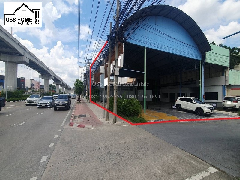 For RentWarehousePattanakan, Srinakarin : Warehouse for rent, Lam Sali area, Srinakarin, on the main road, 1.5 floors, usable area 400 sq m., 1 bathroom, 3-phase electricity, suitable as a distribution point and storage of stock.