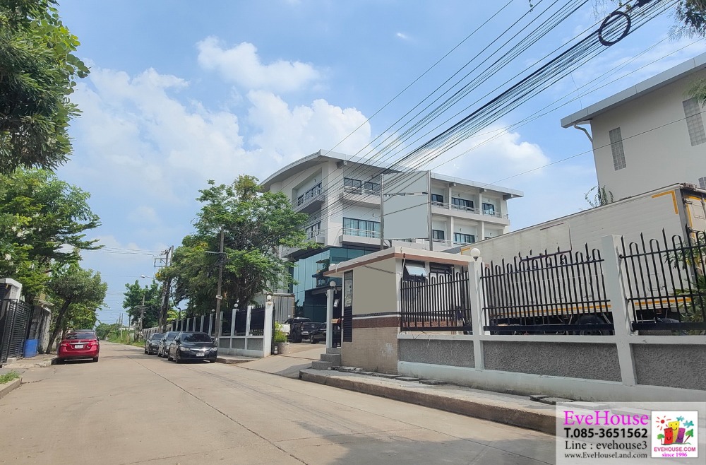 For SaleOfficePattanakan, Srinakarin : For sale: 4-storey office building, On Nut-Pattanakarn, land area 400 sq.w., 2 buildings, usable area 2,000 sq.m. ++ - parking for more than 30 cars