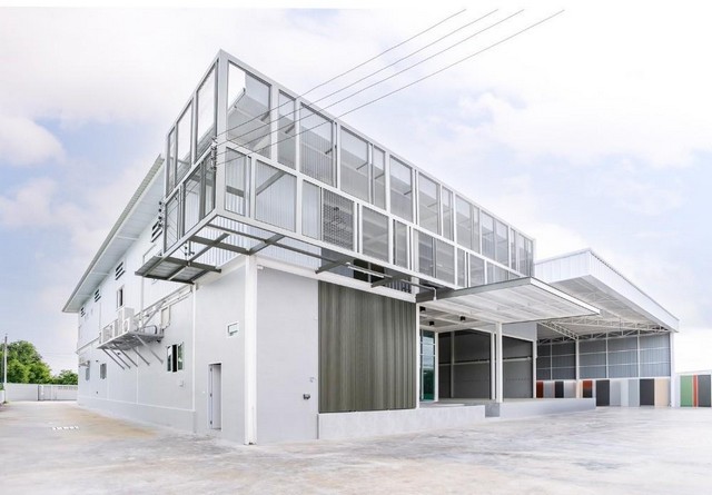 For RentHome OfficeLadkrabang, Suwannaphum Airport : Warehouse for rent, 1585 sq m, Lat Krabang Rom Klao area, near Suvarnabhumi Airport, can support weight of 2.50 tons/sq m, height 8 meters.