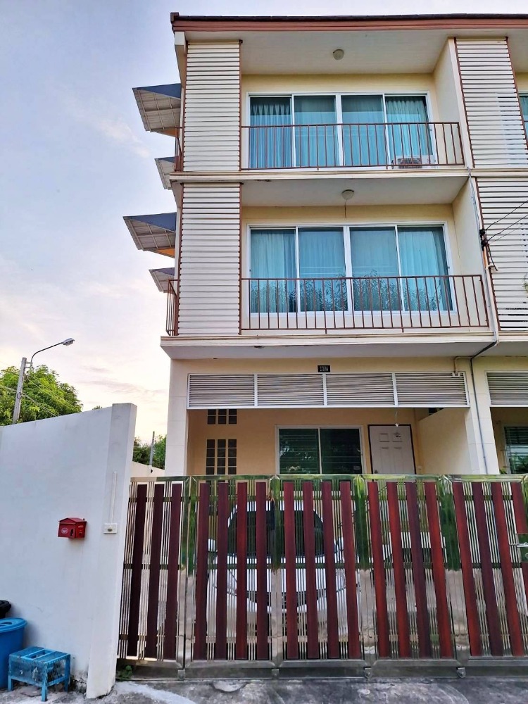 For SaleTownhouseBang Sue, Wong Sawang, Tao Pun : #Townhouse for sale, 3 floors, on Prachachuen Road, Chatuchak