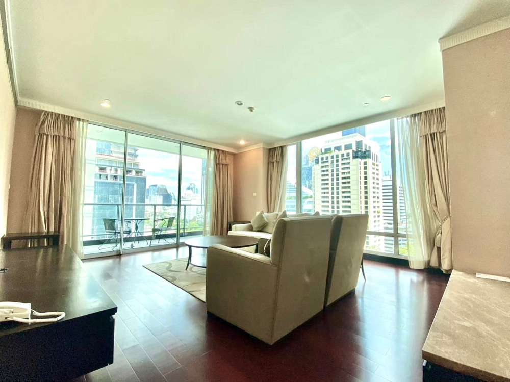 ให้เช่าคอนโดวิทยุ ชิดลม หลังสวน : The Park Chidlom:  4bed 5bath + maid 305sqm. 200,000/mth Am: 0656199198