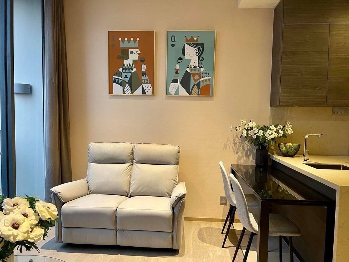 For RentCondoSukhumvit, Asoke, Thonglor : ++For urgent rent++ THE ESSE ASOKE Condo, 1 bedroom, 1 bathroom, with bathtub, size 47.05 sq.m., 14th floor, school view, fully furnished, beautifully decorated, ready to move in