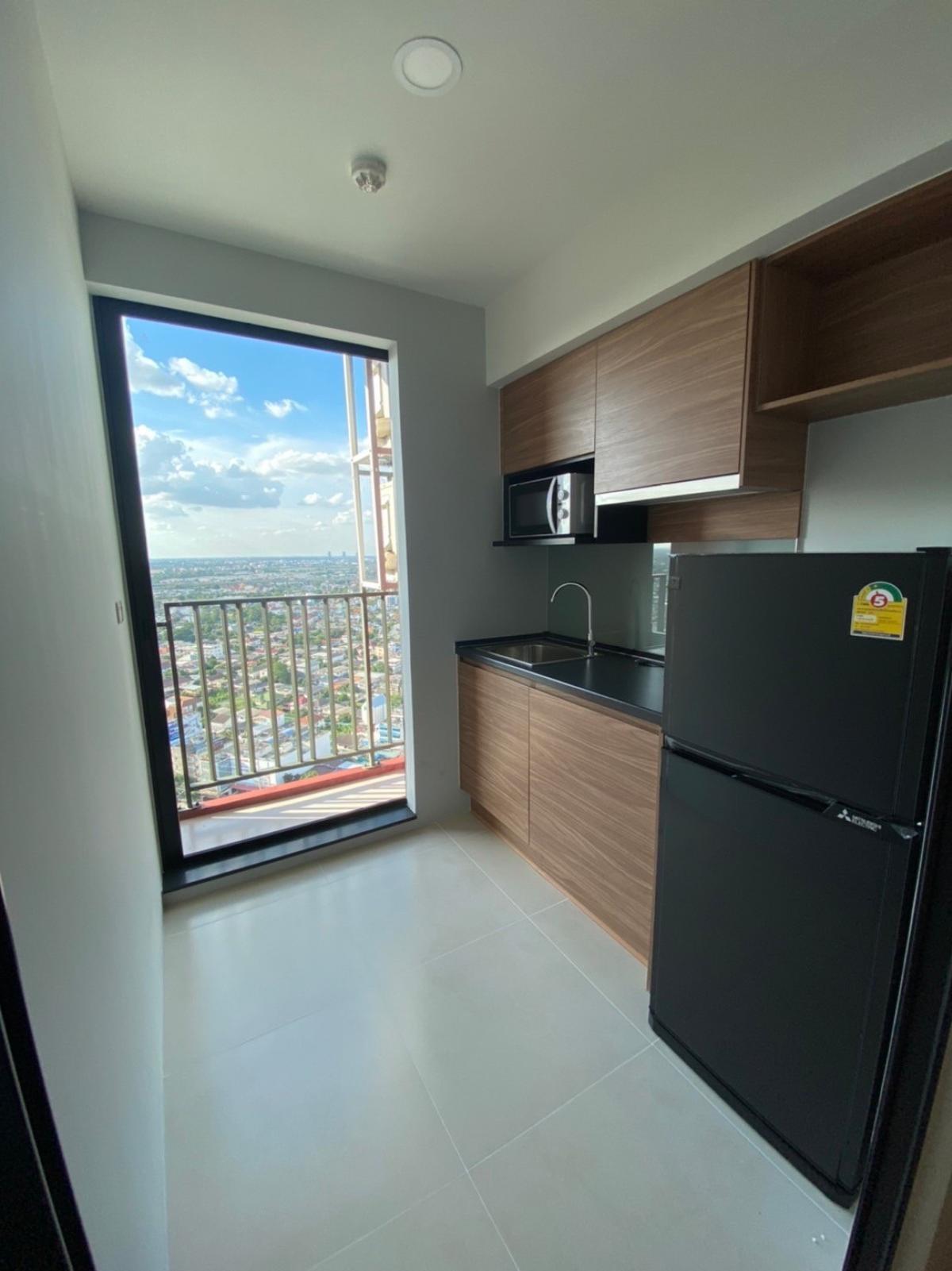 For RentCondoPinklao, Charansanitwong : For rent!: Brix Condominium (Brix Condominium) Property code #WEA1047 Interested, please inquire via Line @condo168 (with @ in front)