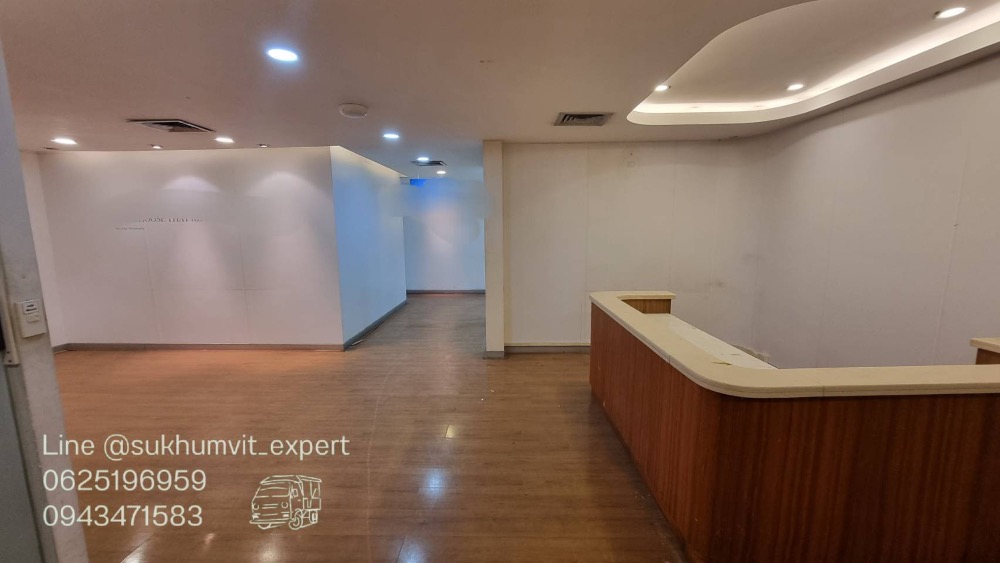 For RentOfficeSukhumvit, Asoke, Thonglor : Large office for rent, full floor, 712 sq m, Asoke Montri Road, near BTS Asoke, MRT Sukhumvit