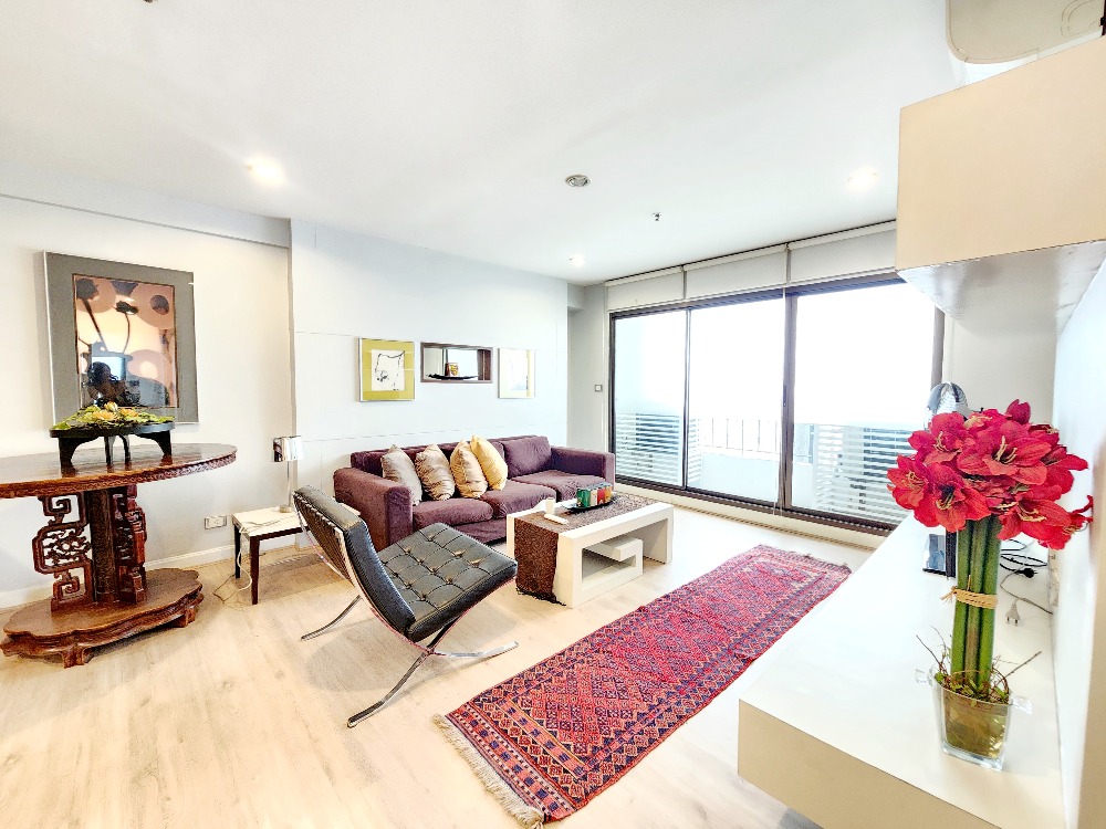 For SaleCondoSilom, Saladaeng, Bangrak : Urgent sale, 2 bedroom condo, good price, large room, in the heart of Silom