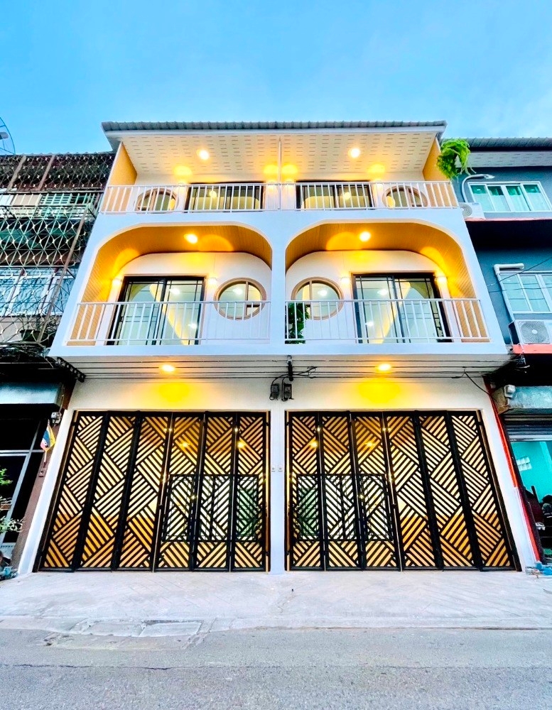 For SaleTownhousePinklao, Charansanitwong : S-CRBP101 Townhouse for sale, Soi Charan 85, Bang Phlat, size 12 sq m, 3 floors, usable area 150 sq m, 3 bedrooms, 2 bathrooms, 3.79 million, 063-759-1967