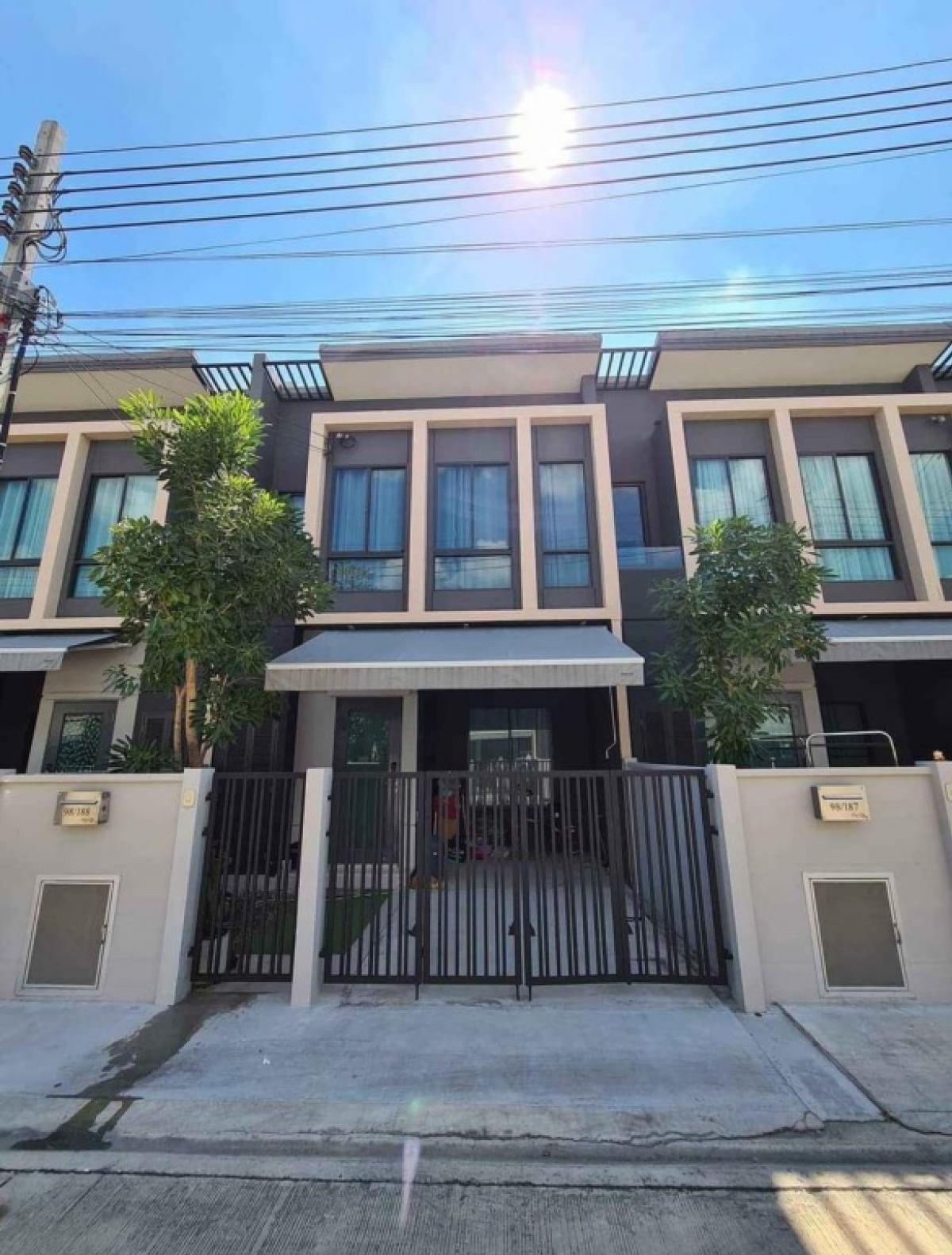 For RentTownhouseSamut Prakan,Samrong : Townhouse for rent, Pleno Sukhumvit-Bangna project, beautiful house, ready to move in