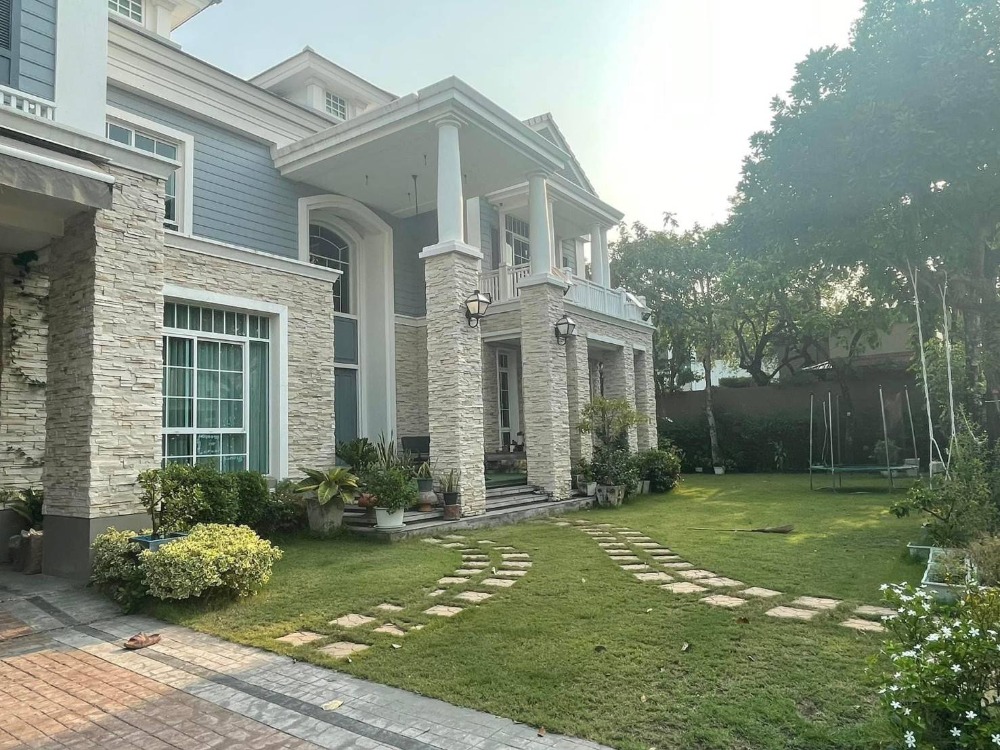 For SaleHouseBangna, Bearing, Lasalle : ● American Luxury ● Single House 2 Storey, 217.00 sq.w. | 4 Bedrooms, 8 Parking Spaces, with a Swimming Pool | Near Mega Bangna 11 mins, Prince Hospital Suvarnabhumi 11 mins