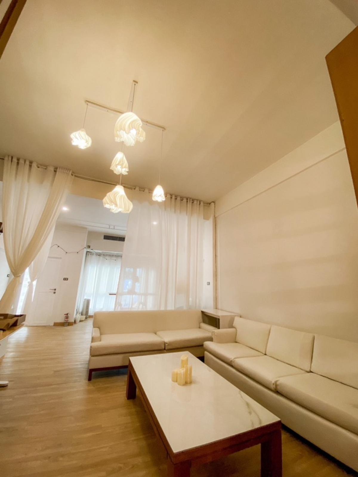 ขายทาวน์เฮ้าส์/ทาวน์โฮมสุขุมวิท อโศก ทองหล่อ : Townhouse soi Ekkamai 10 for sale