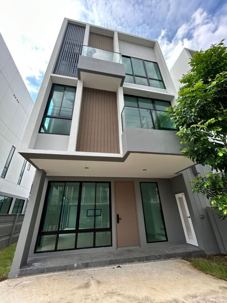 For SaleTownhouseVipawadee, Don Mueang, Lak Si : Home office for sale, New Connex House, Don Mueang, very cheap