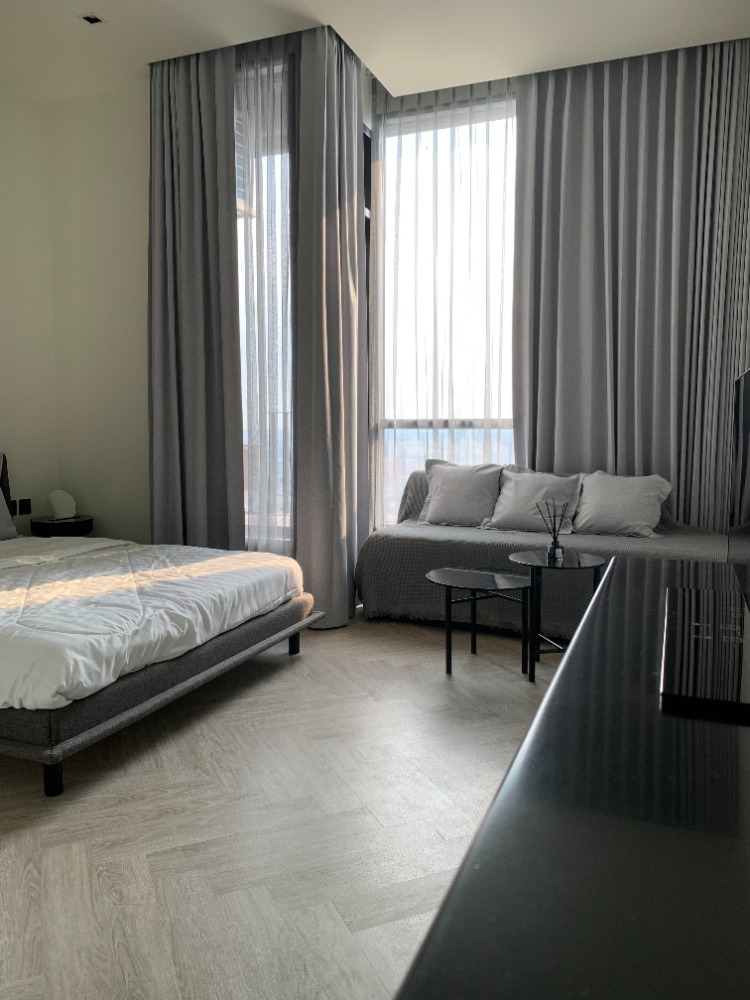 For RentCondoWongwianyai, Charoennakor : 👑 Chapter Charoennakhon - Riverside 👑 Room for rent, size 25.40 sq m., 38th floor, beautiful view, fully furnished, ready to move in.