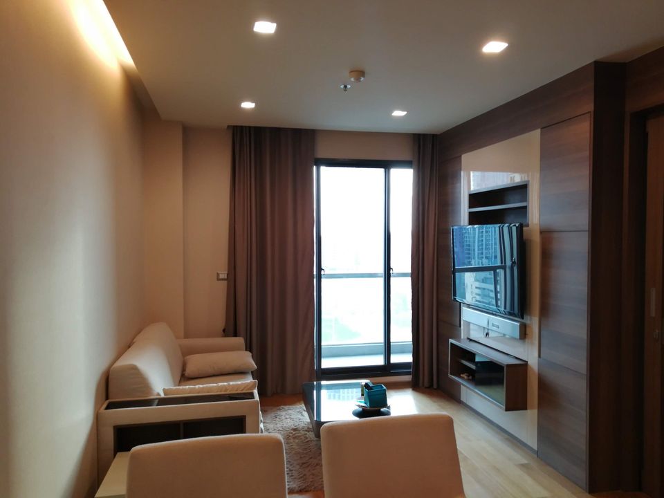 For RentCondoSathorn, Narathiwat : !! Beautiful room for rent, condo The Address Sathorn near BTS Saint Louis