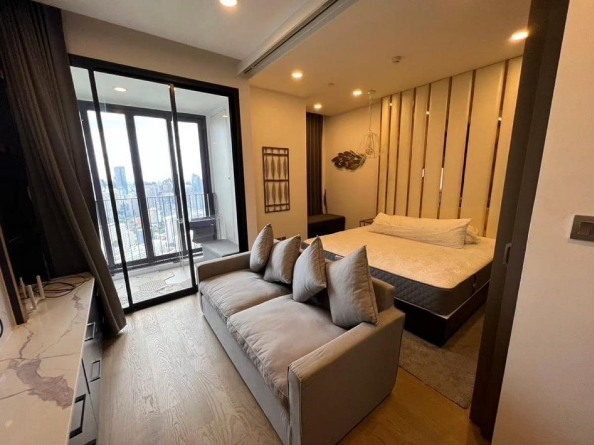 For RentCondoSiam Paragon ,Chulalongkorn,Samyan : Rare room, no more 🔥🔥🔥 Ashton Chula-Silom 35 sq m, 56th floor, North side, Lumpini Park-Ratchadamri Golf Course view, has a microwave and refrigerator, from 30,000 reduced to 27,000