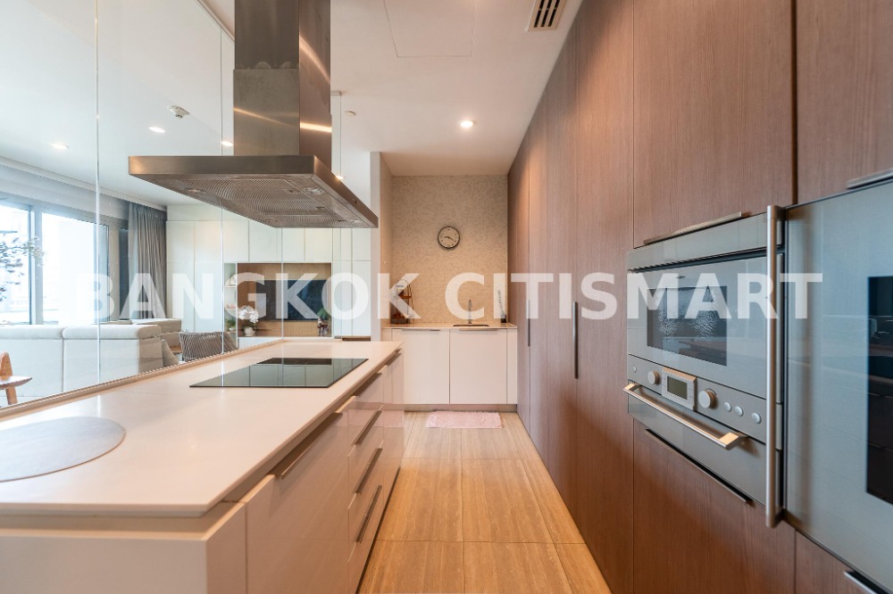 For SaleCondoWitthayu, Chidlom, Langsuan, Ploenchit : 🔥🔥 HOT 🔥🔥 3 large bedrooms, full function, 185 RAJADAMRI 161 sq.m., beautiful location, good price, stock for sale in every project throughout Bangkok. 📲 LINE : multi.property / TEL : 096-692-2245