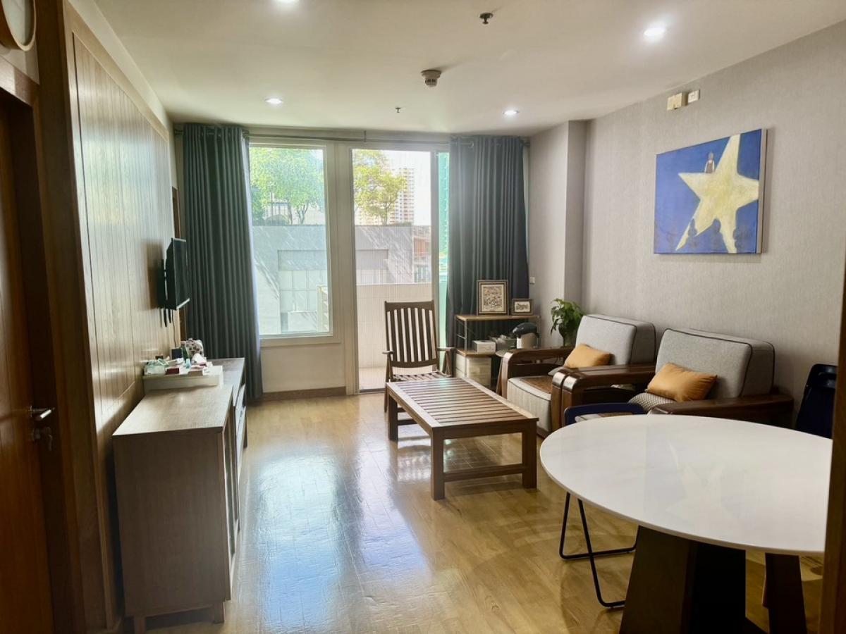 For SaleCondoSukhumvit, Asoke, Thonglor : For sale 1 bedroom 60 sq m. Siri Residence in the heart of Sukhumvit, near Emporium shopping mall.