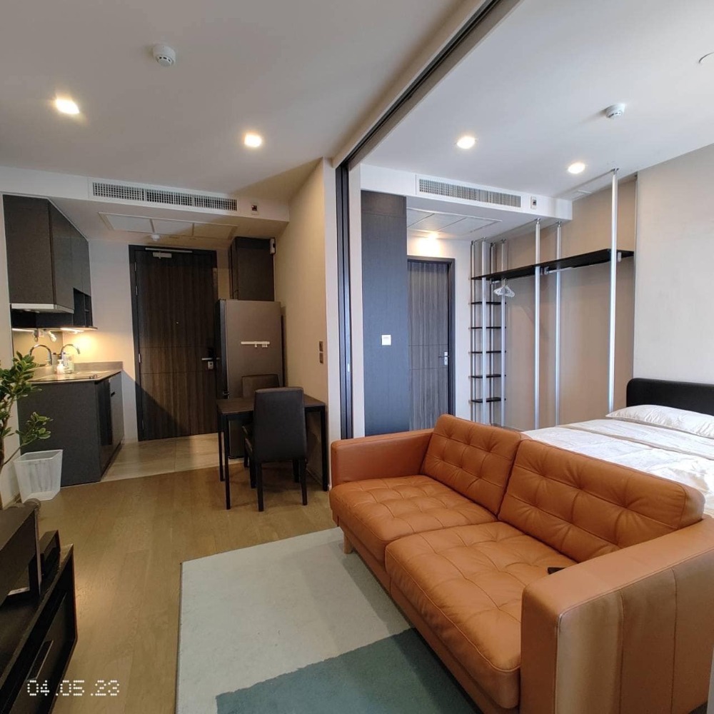 For RentCondoSukhumvit, Asoke, Thonglor : Condo in a good location in the heart of Asoke, Ashton Asoke, 1 bedroom, size 35 sq m., beautifully decorated in a modern style, rent 33,500/month.