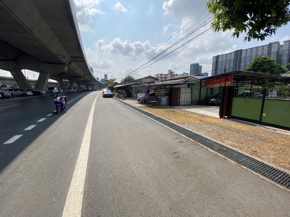 For SaleLandBang Sue, Wong Sawang, Tao Pun : 255 Square Wah Land for Sale by Owner Located on the main road and near the expressway exit. Open to negotiation.