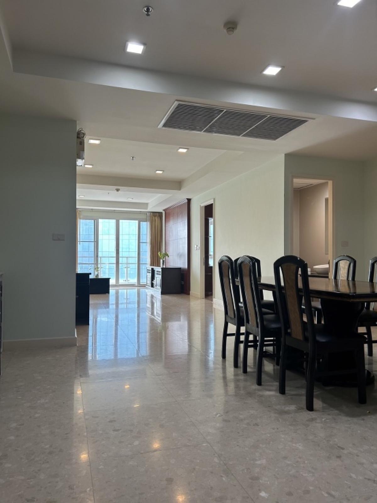 For RentCondoSukhumvit, Asoke, Thonglor : For rent: Nusasiri Grand Condo, 2 bedrooms, 3 bathrooms, size 123 square meters, spacious room, high floor, well decorated, very good price…!!!