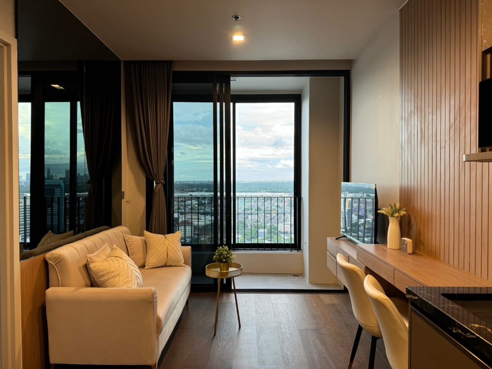 For RentCondoSukhumvit, Asoke, Thonglor : Sleep and watch the view of the Chao Phraya River bend! Ideo Q Sukhumvit 36 ​​near BTS Thonglor, 1 bedroom, size 31 sq m., rent only 28,000/month.