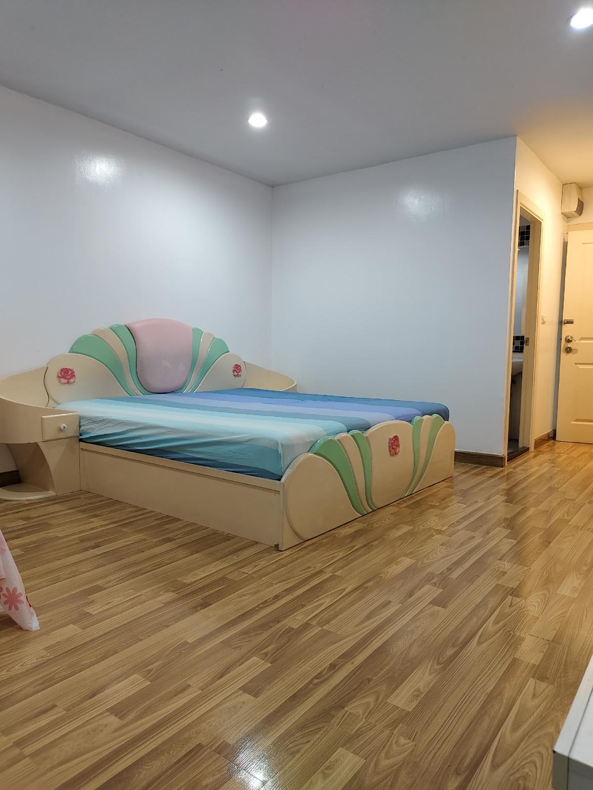 For SaleCondoVipawadee, Don Mueang, Lak Si : #Urgent sale condo Regent Home 15 Chaengwattana - Studio room, size 31 sq m. - 10th floor, Building A, swimming pool view #Price 1,490,000 baht.