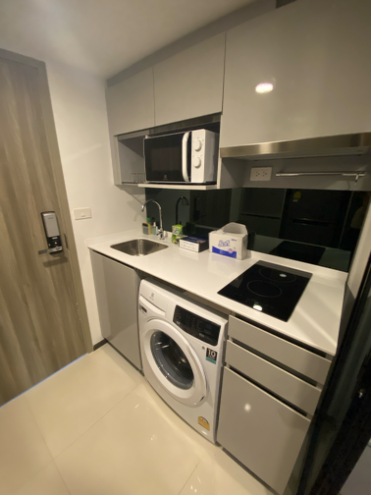 For RentCondoKasetsart, Ratchayothin : Very new room, never rented before, like getting a new room, Knightbridge Space Ratchayotin 2 Bedrooms 1 Bathroom 45 Sq.m only 31,000