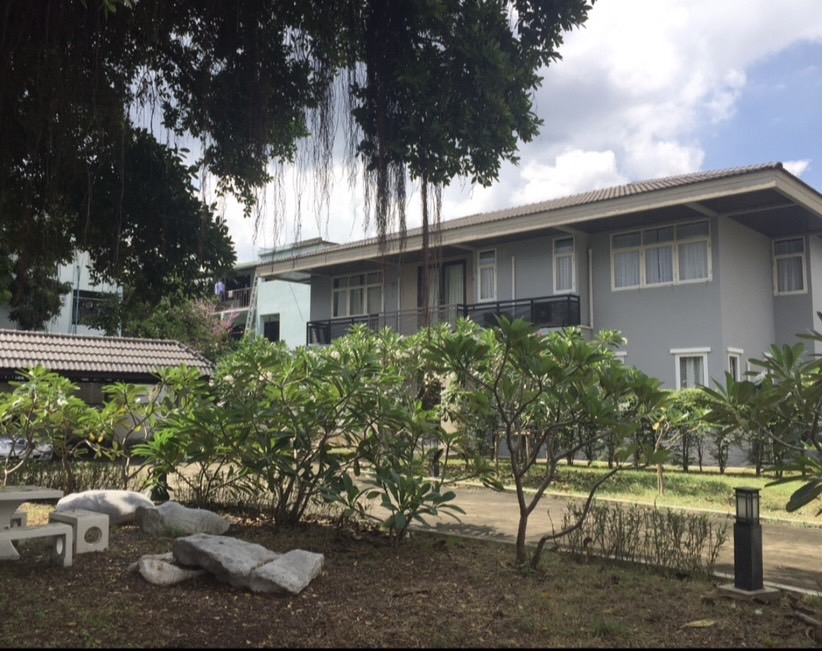 For SaleHouseNawamin, Ramindra : House for sale with land 558 sq m, located on Phahon Yothin 54/4, 350 meters from the main road, near the dark green line electric train.