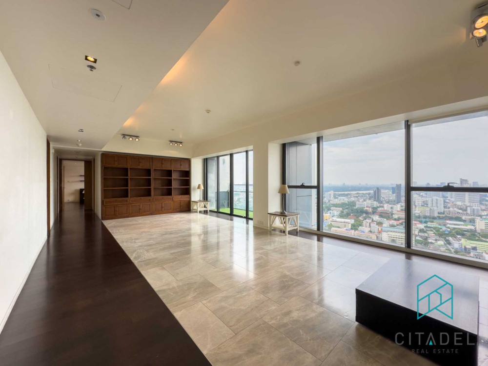 ขายคอนโดสาทร นราธิวาส : The Met Sathorn - Exclusive High Floor 3 Beds Unit for Sale!